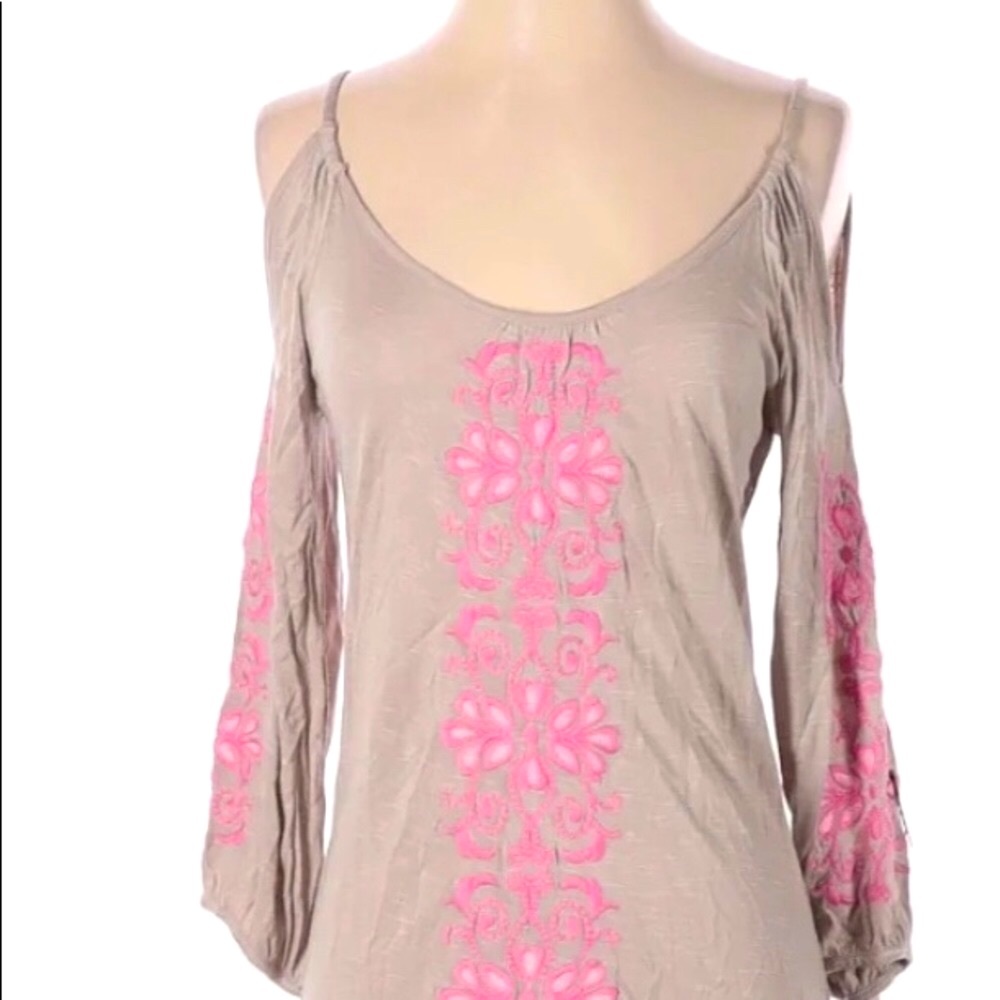 NWOT INC International Concepts Cold-Shoulder Top, Size S